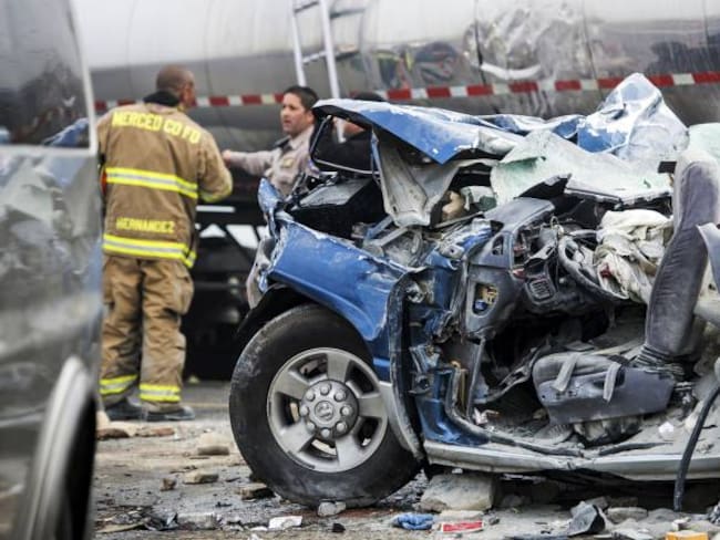 Monumental choqué de 50 vehículos deja tres muertos en EE.UU.