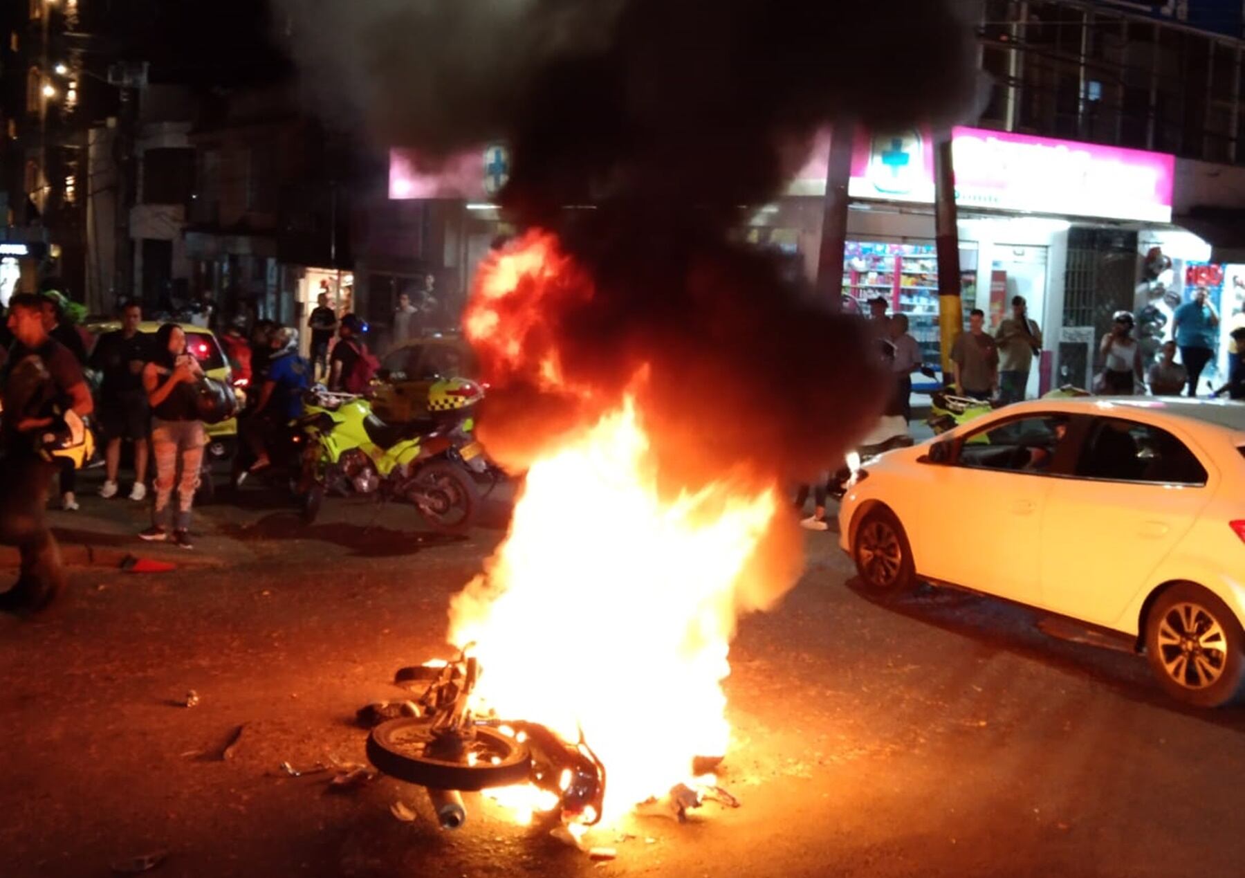 Moto quemada en Ibagué