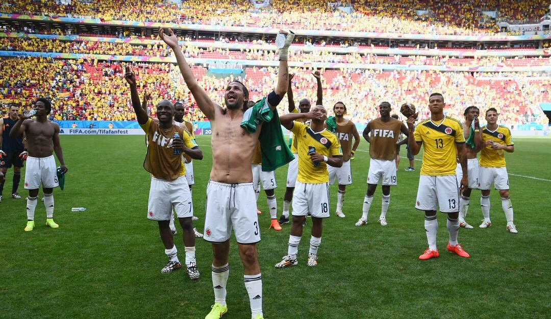 Colombia celebrando su triunfo ante Costa de Marfil en el Mundial de Brasil 2014