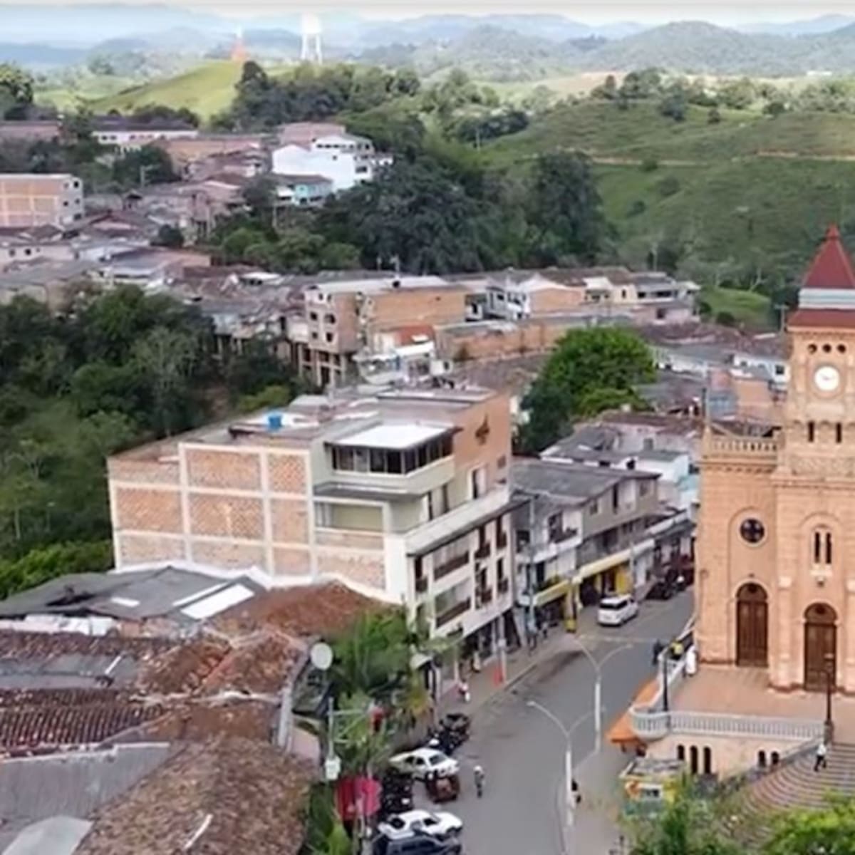 En Yolombó, asesinaron a un hombre y lo decapitaron en una presunta incursión del Clan del Golfo