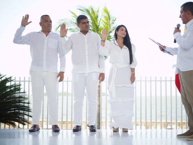 Alcalde Dumek Turbay posesionó a los alcaldes de las tres localidades de Cartagena