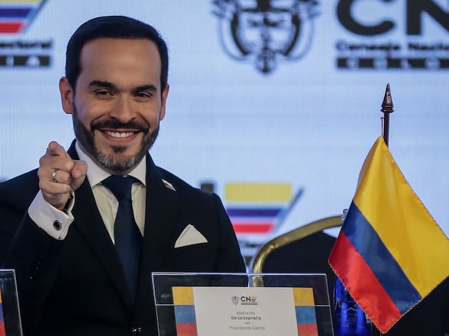 Bogotá, Junio 25 de 2026.El Consejo Nacional Electoral (CNE) realizó el acto oficial de entrega de credenciales a Abelardo De La Espriella y José Manuel Restrepo Abondano, quienes fueron acreditados como presidente y vicepresidente de la República de Colombia para el periodo constitucional 2026–2030. (Colprensa - Catalina Olaya)