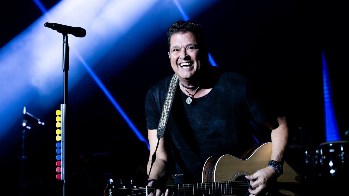 Carlos Vives alcanza el #1 en Latin Airplay de Billboard con su sencillo:“Te dedico”
