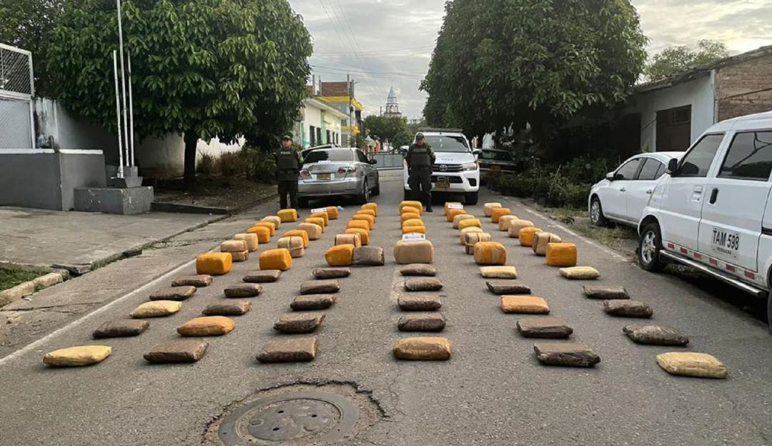  Gracias a  información de la comunidad se logró  el hallazgo del estupefaciente en el municipio de la Plata-Huila.
 