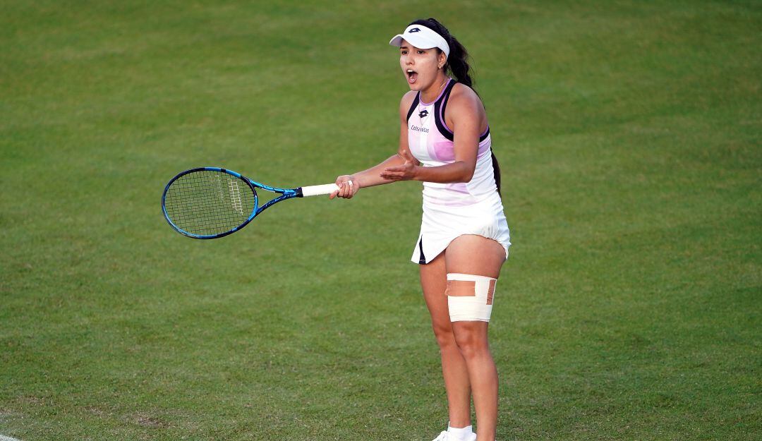 María Camila Osorio haciendo su debut en terreno de césped en el WTA 250 de Nottingham