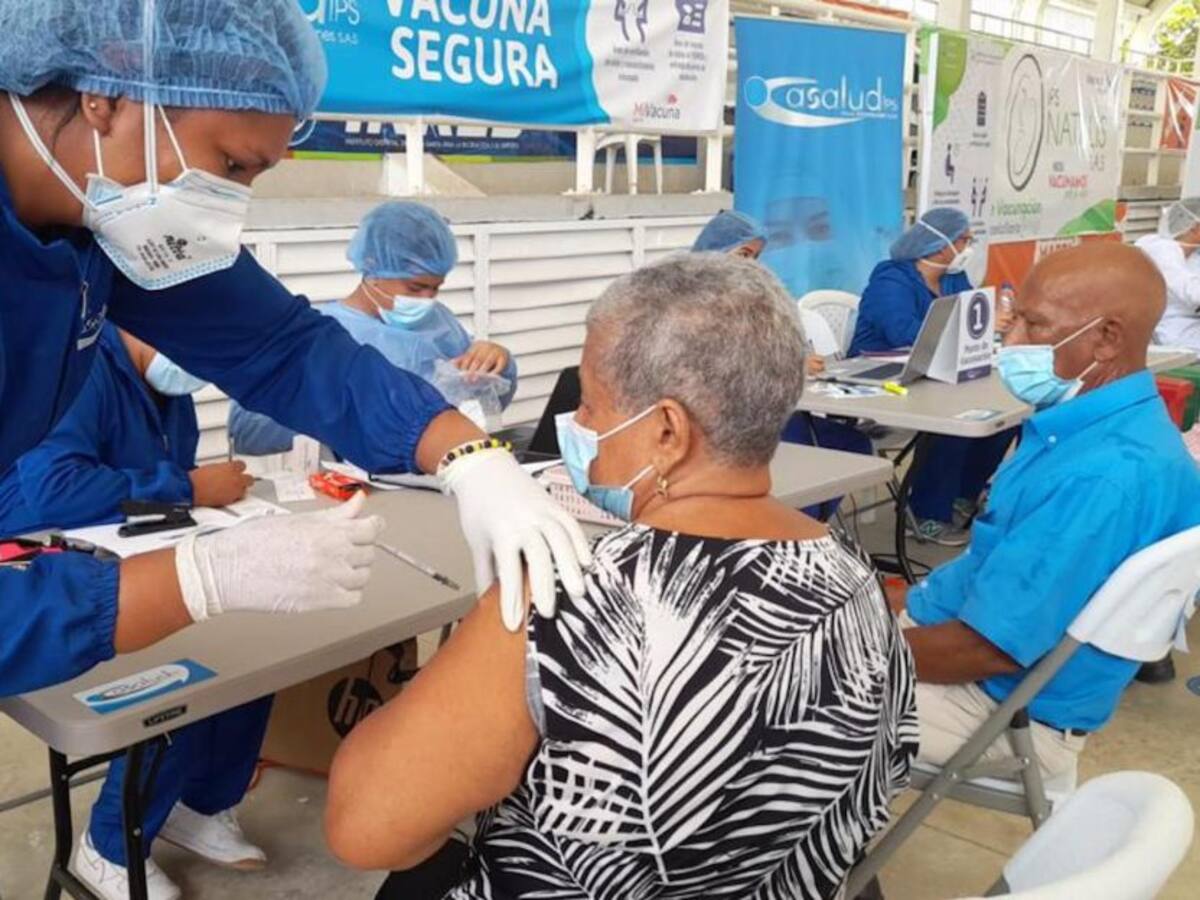 Vacunación COVID-19 en Santa Marta cumplió un año