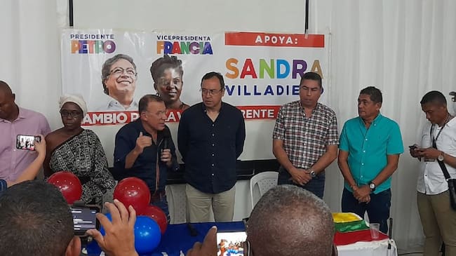 El senador aseguró que fue invitado a un evento en Cartagena y que desconoce las militancias de cada uno de los asistentes