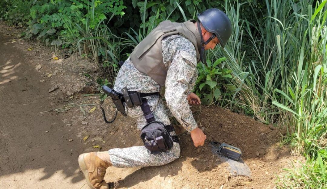 Armada destruye artefacto explosivo conque iban a atentar contra militares