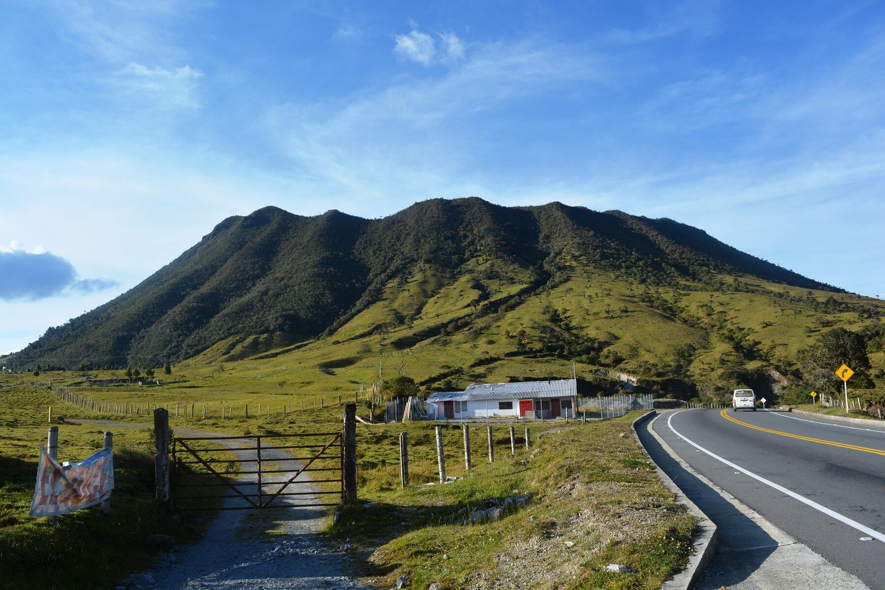 Volcán Cerro Bravo - Servicio Geológico Colombiano