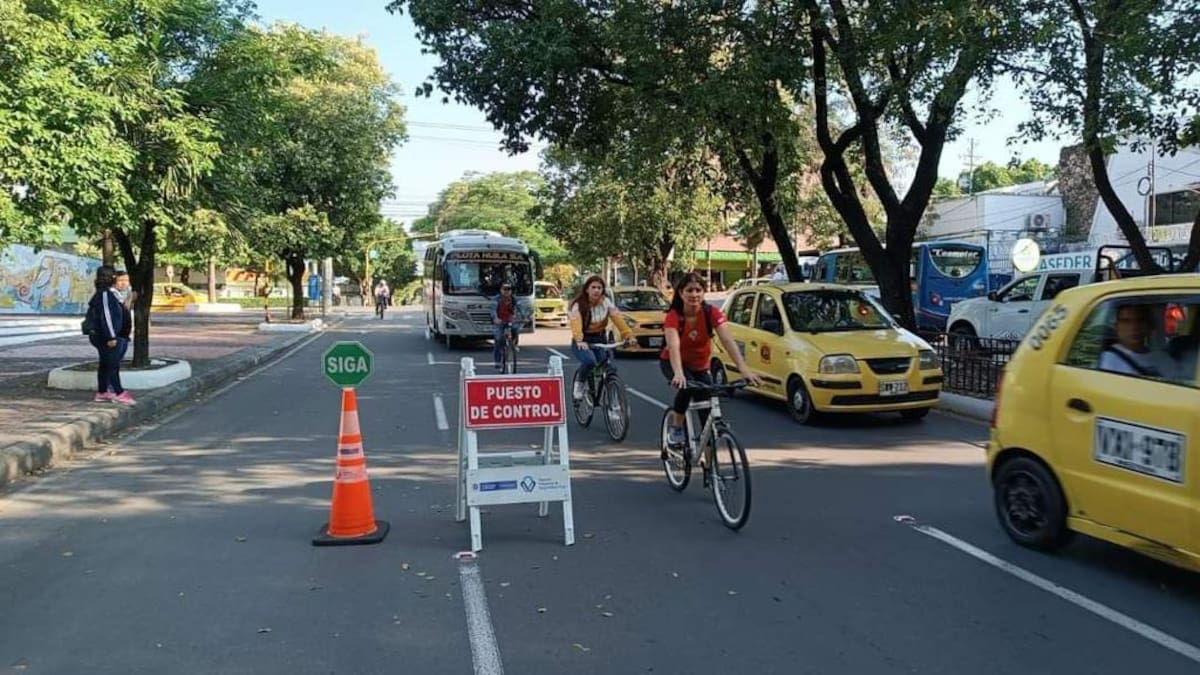 “Hoy, en Neiva, Día de la Bicicleta, también conocido como el ‘Día sin Carro y sin Moto’”