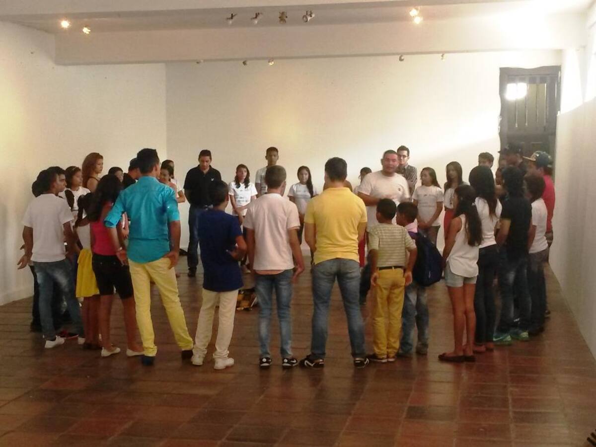 85 jóvenes entre los 12 y 20 años de poblaciones vulnerables asistieron al taller de la Fundación Mi Sangre en la Casa de la Cultura de Valledupar.