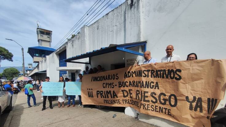 Funcionarios del Inpec protestaron en Bucaramanga