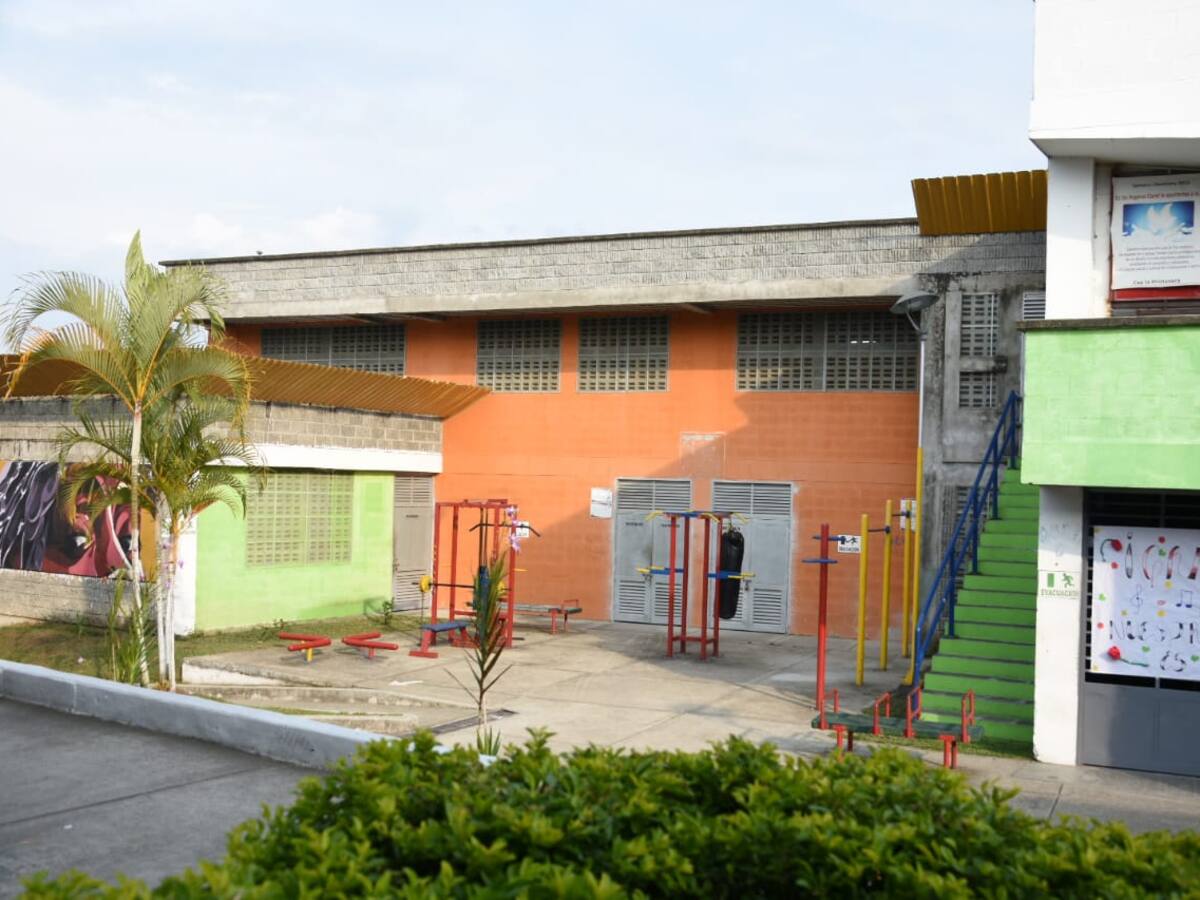 Desde la calle lanzan drogas a centro de menores infractores en el Quindío