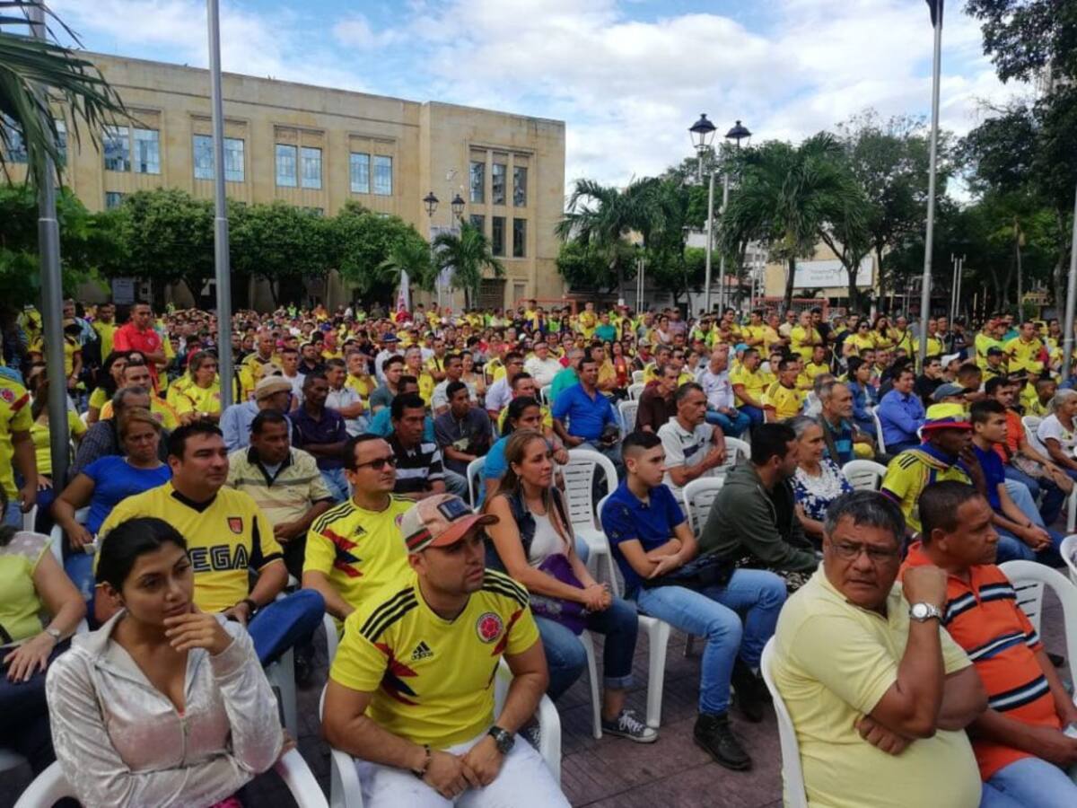 Hinchas Acompañando a la Selección 