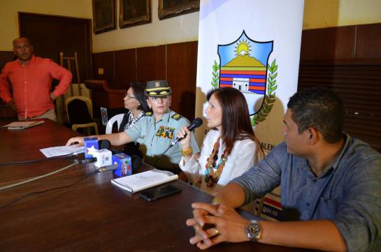 La Gobernadora de Magdalena, Rosa Cotes, estuvo acompañada de la comandante de la Policía Metropolitana, Sandra Vallejos Delgado; el director de Corpamag, Carlos Francisco Díazgranados; la directora de la Oficina de Gestión del Riesgo de Desastre Departamental, Dadis Gutierrez; y funcionarios de la alcaldía municipal de Puebloviejo.