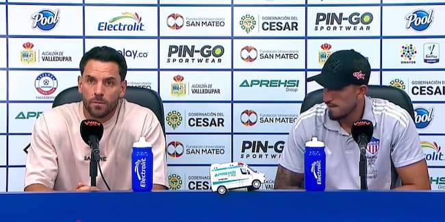 Sebastian Viera y Daniel Rivera, DT y jugador del Junior / Dimayor.