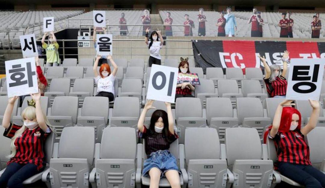 Las muñecas que fueron utilizadas en el estadio.