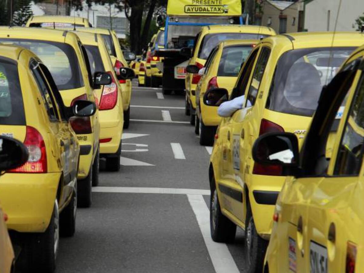 Faltan taxis en Pereira para atender la demanda de pasajeros