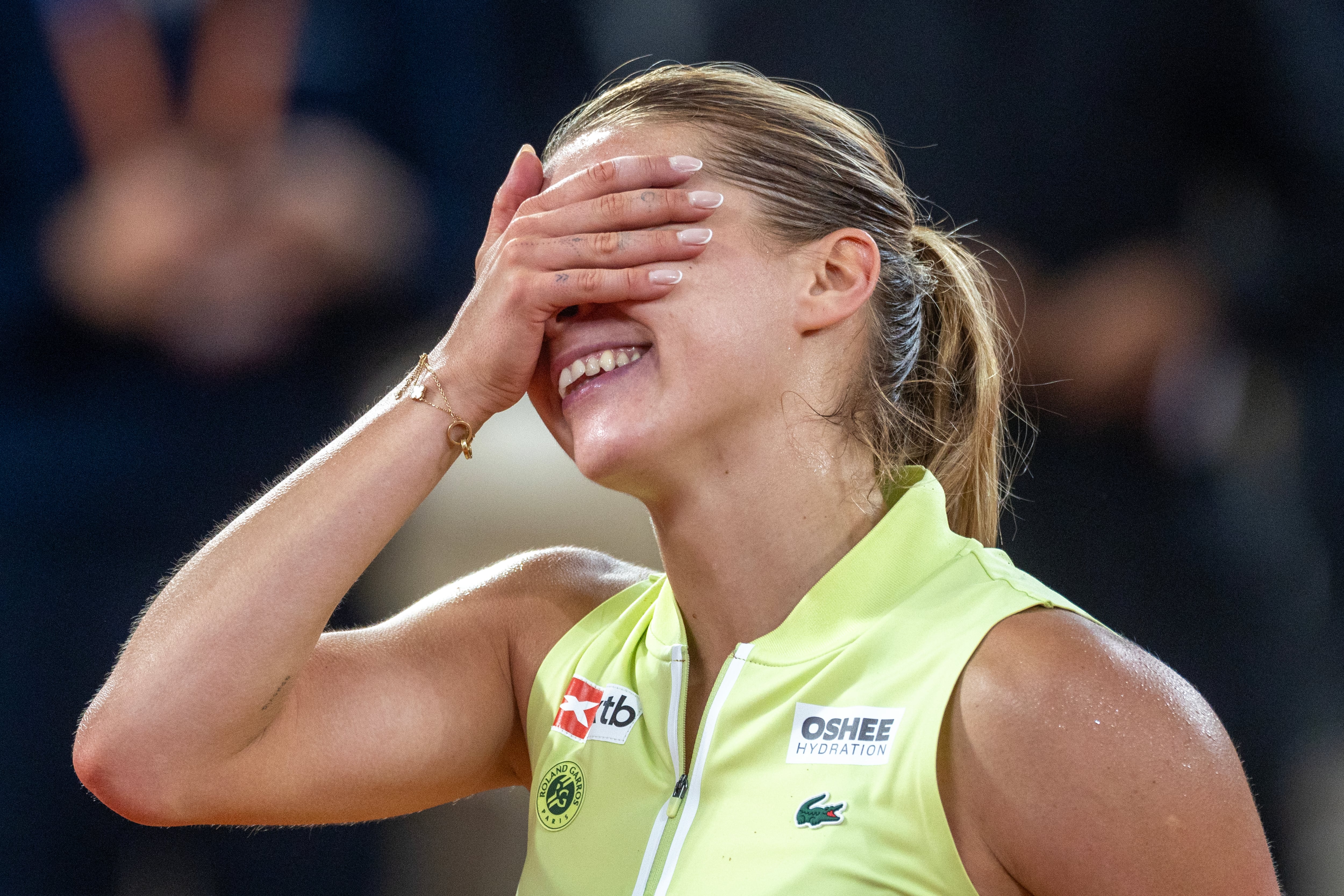 Maja Chwalińska celebra su clasificación a la final de Roland Garros. (Photo by Tim Clayton/Getty Images)