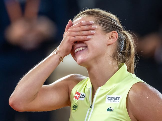 Maja Chwalińska celebra su clasificación a la final de Roland Garros. (Photo by Tim Clayton/Getty Images)