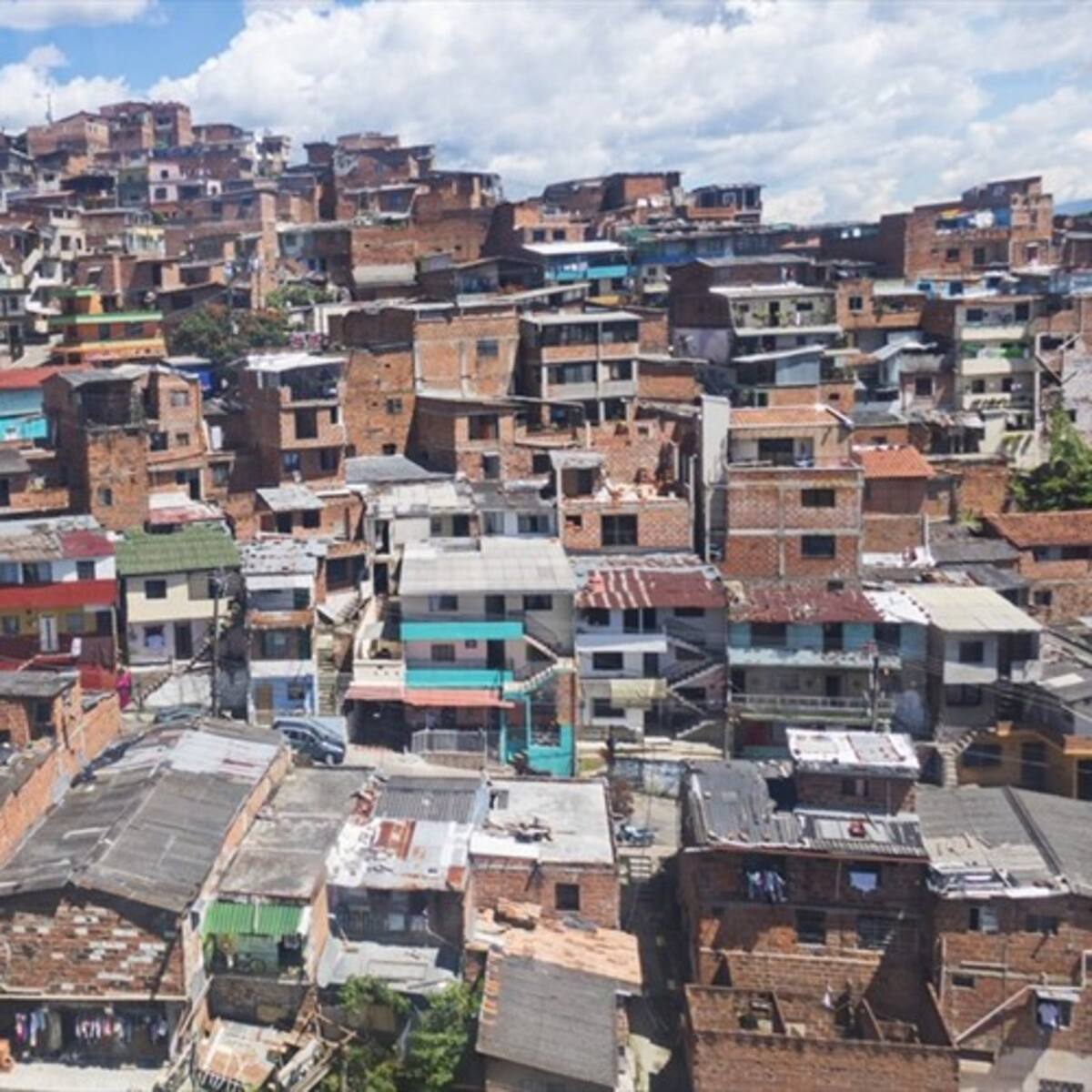 En Bogotá 176 familias recibieron los títulos de sus predios: ¿Cómo se hace el proceso?