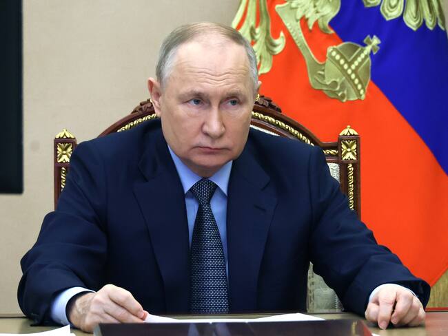 Moscow (Russian Federation), 21/11/2023.- Russian President Vladimir Putin holds a meeting via video conference with members of the Russian government in Moscow, Russia, 22 November 2023. (Rusia, Moscú) EFE/EPA/ALEXANDER KAZAKOV / SPUTNIK / KREMLIN POOL