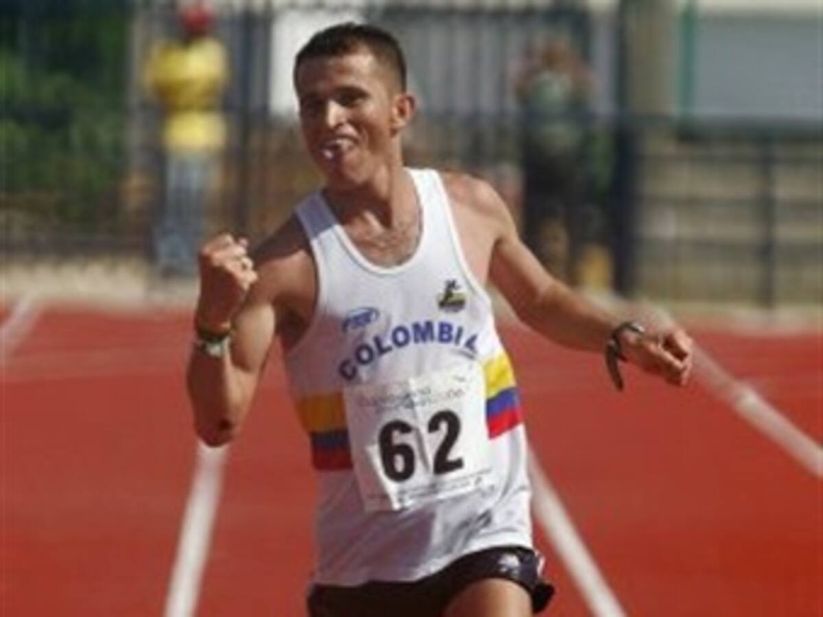 El fondista Juan Carlos Cardona terminó tercero en la Media Maratón de Panamá