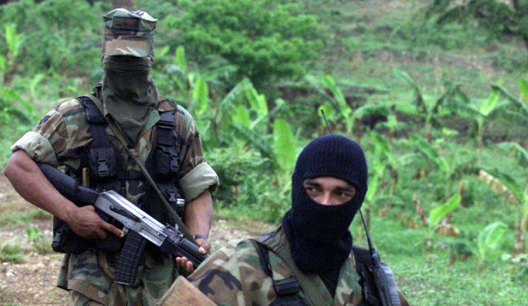 Grupos paramilitares en las montañas - FOTO Fernando Vergara