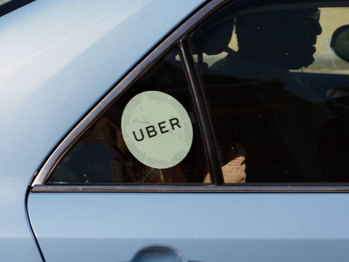 Uber agrega recargo por alza en precios de gasolina en EE.UU.
