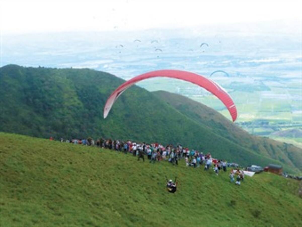Los cielos del Valle del Cauca se engalanan con parapentes del mundo