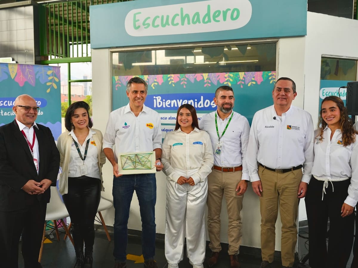 Inauguran Escuchadero en la estación Envigado del Metro