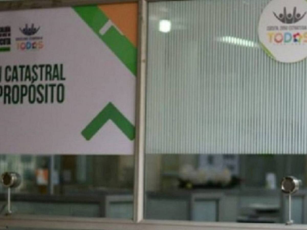 Renuncia ponente de proyecto de catastro multipropósito