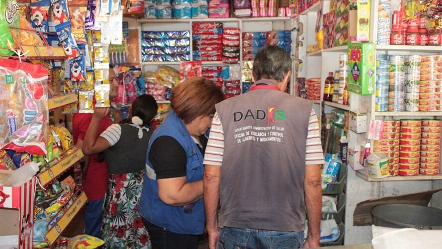 Decomisan anticonceptivos que eran vendidos de manera ilegal en Cartagena. Foto: Prensa Alcaldía.