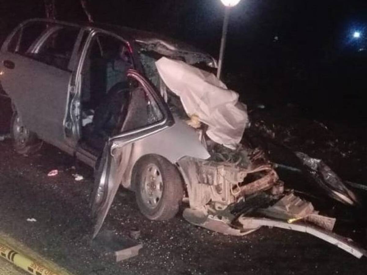 Dos muertos y tres heridos deja accidente en el centro del Valle