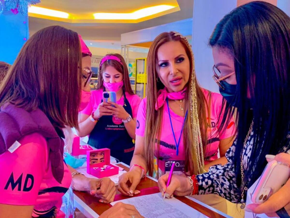 Martina Duarte, mujer que corrige, embellece y armoniza la piel