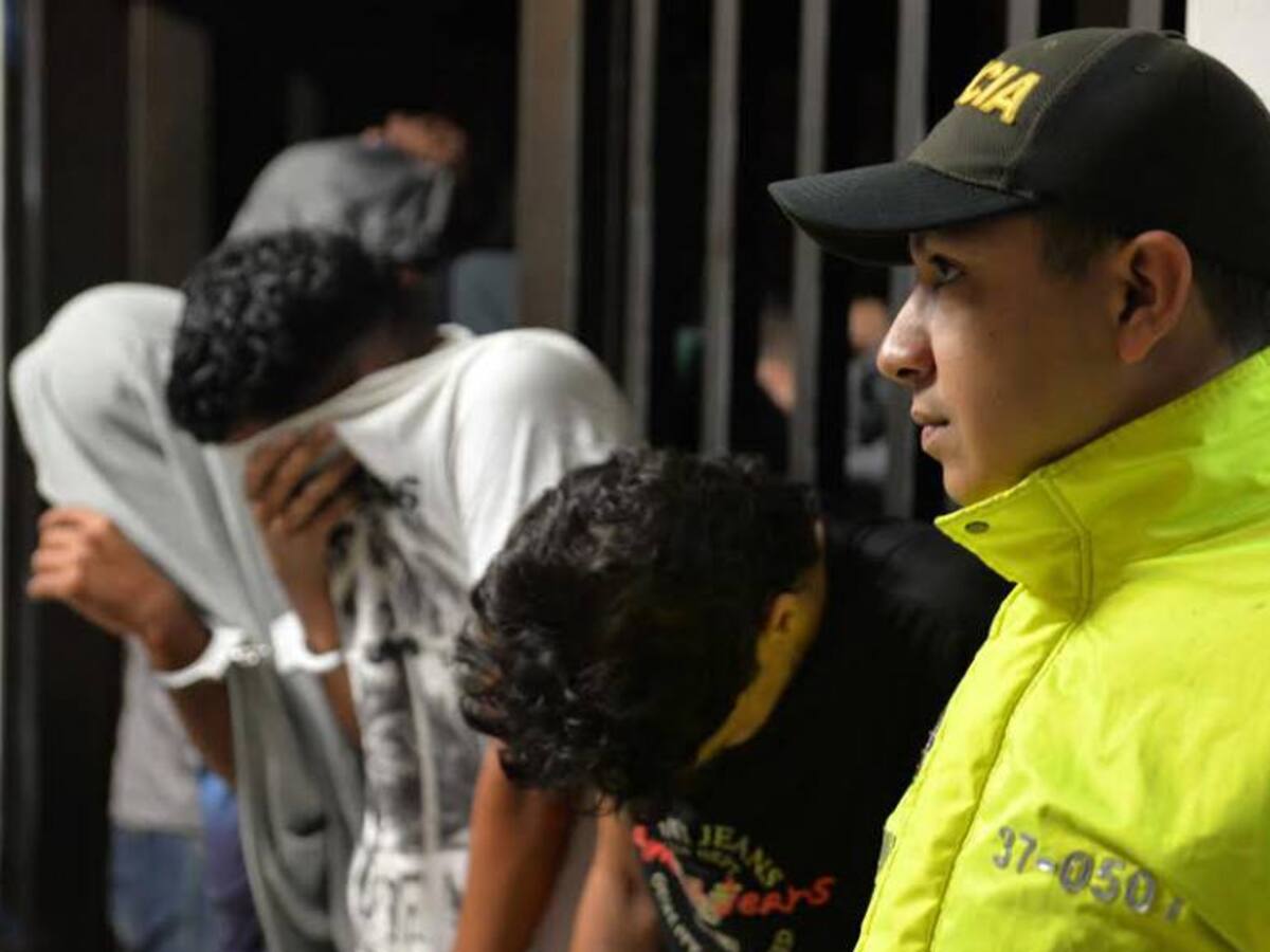 Condenan a tres hombres que intentaron robar un banco en Medellín