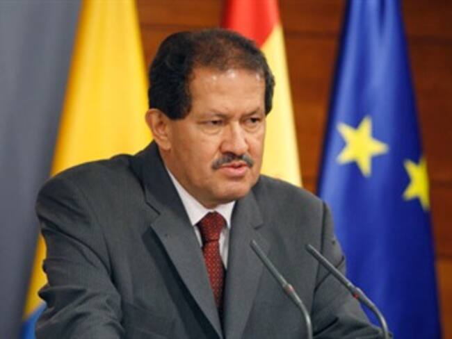 Garzón dice que no hay que meterse en asuntos internos de Venezuela