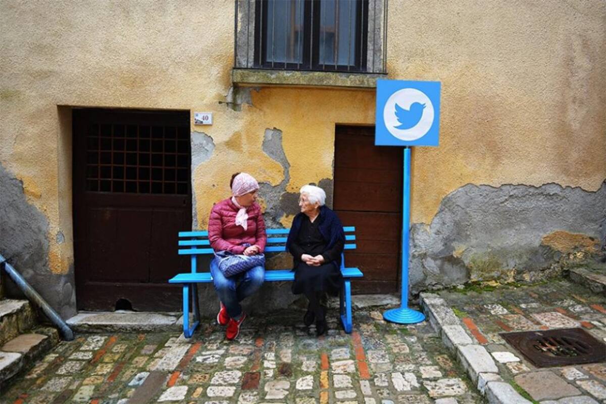 Allí los trinos y los hashtag son reemplazados por charlas amenas entre los vecinos.