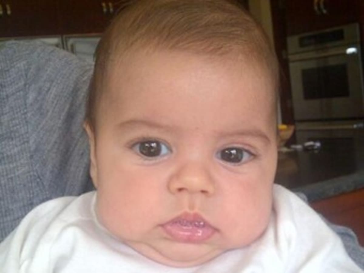 Shakira sigue mostrando fotos de su pequeño Milan