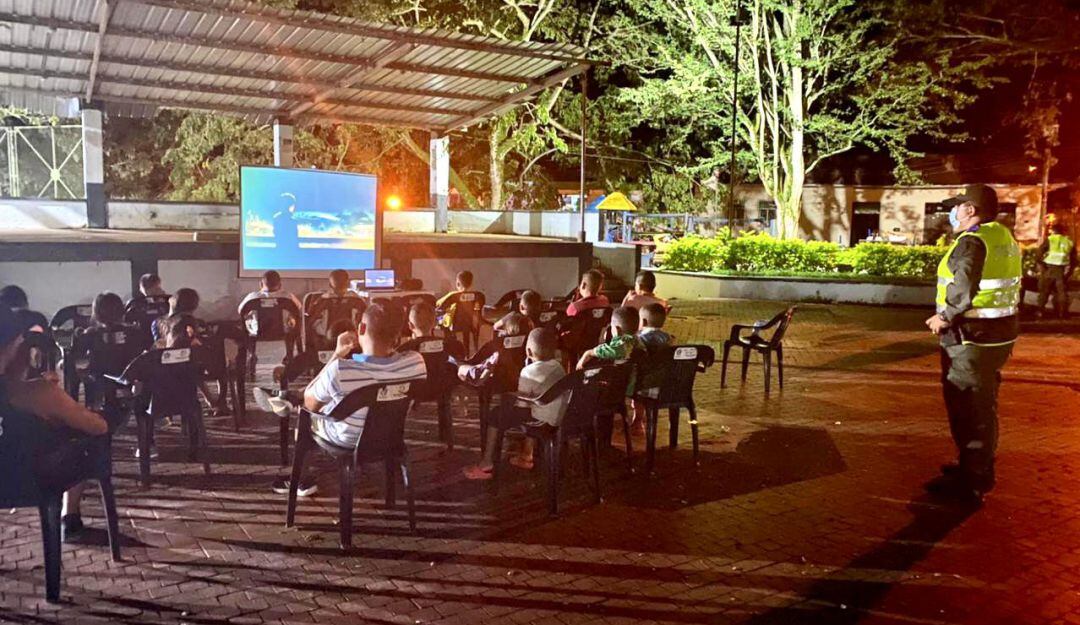 Cine al Parque en Santiago Pérez, Tolima