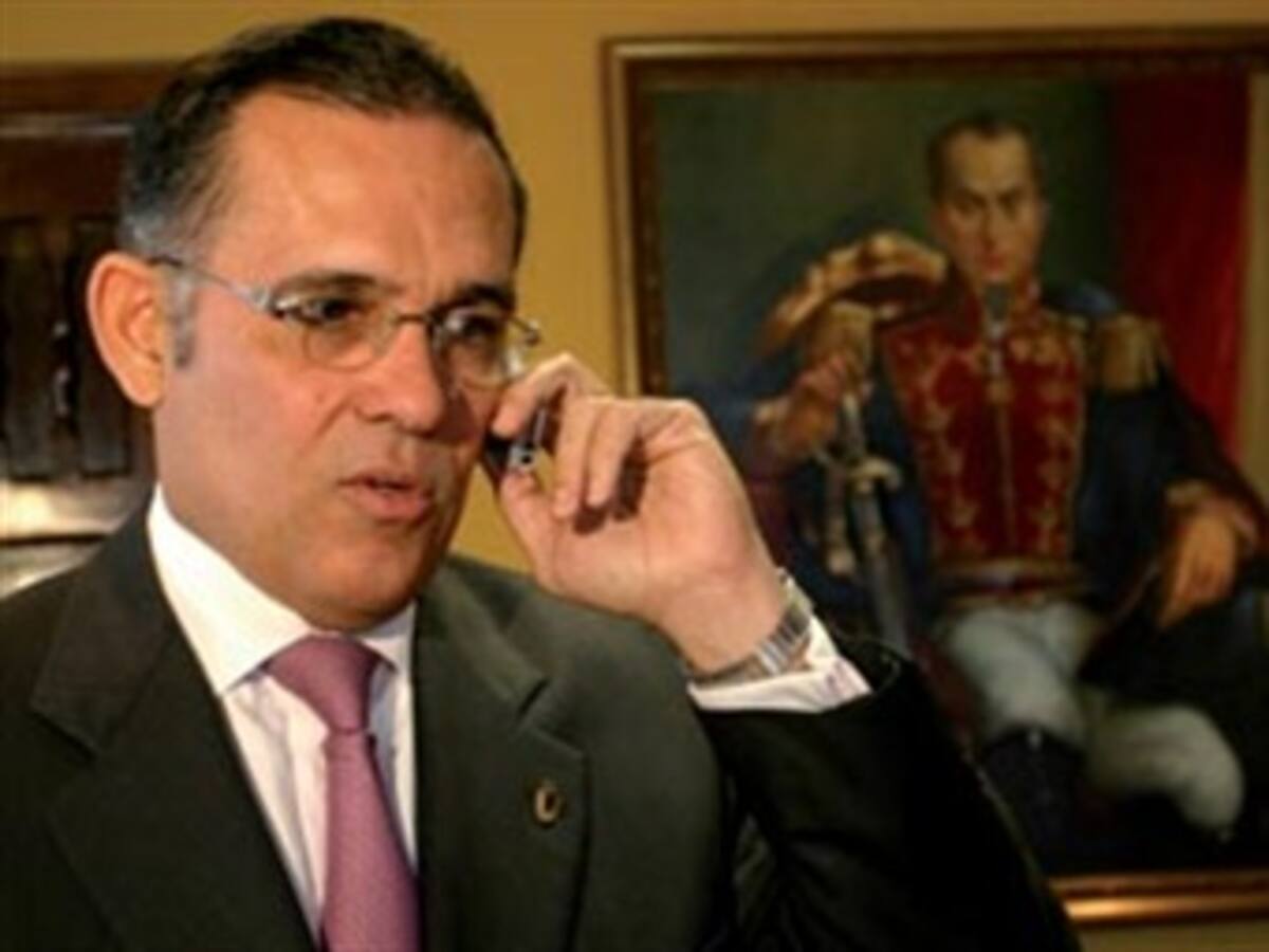 Conservadores culpan a Restrepo de divisionista