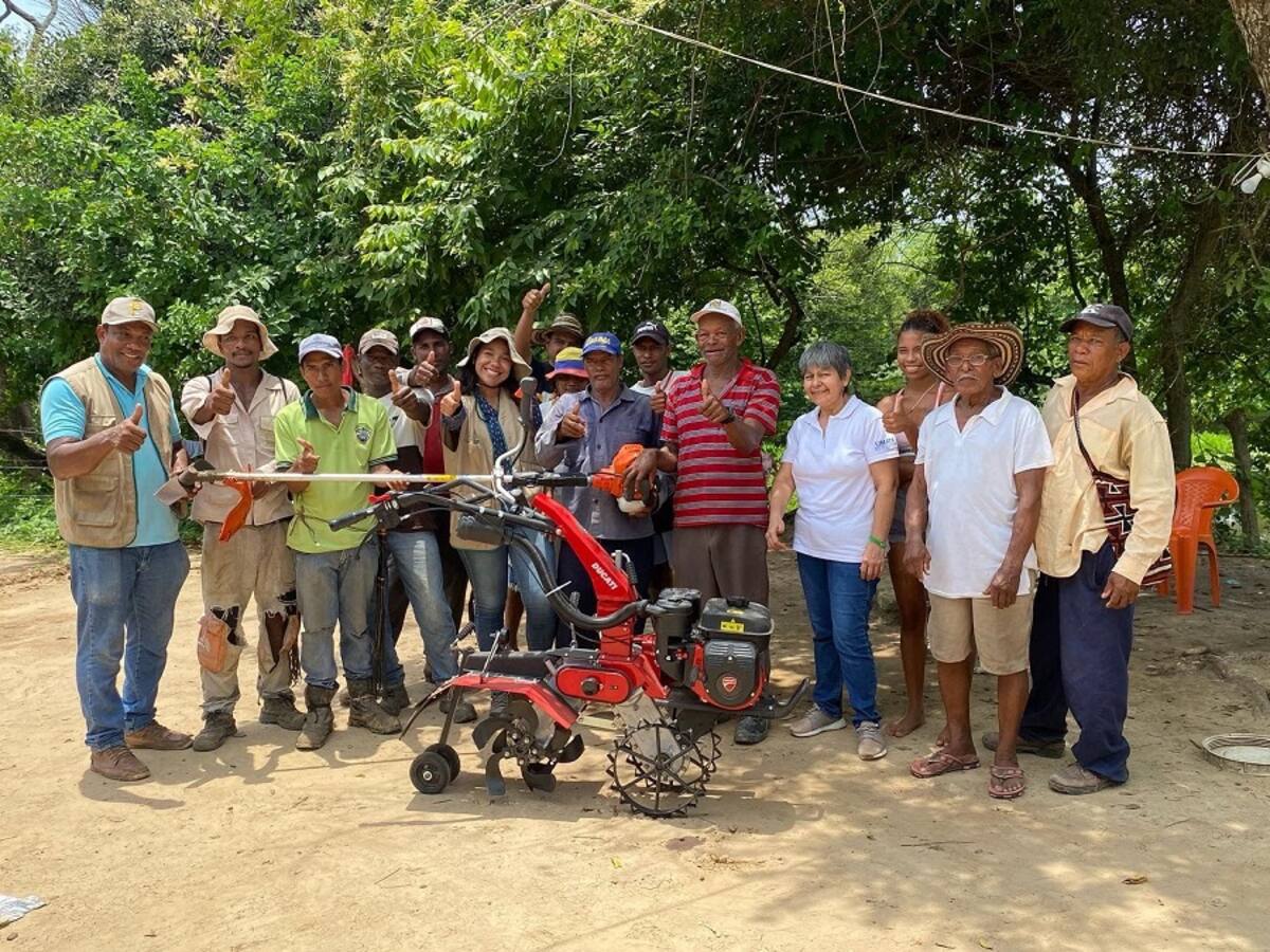 UMATA entregó motocultores y guadañas a asociaciones campesinas en Cartagena