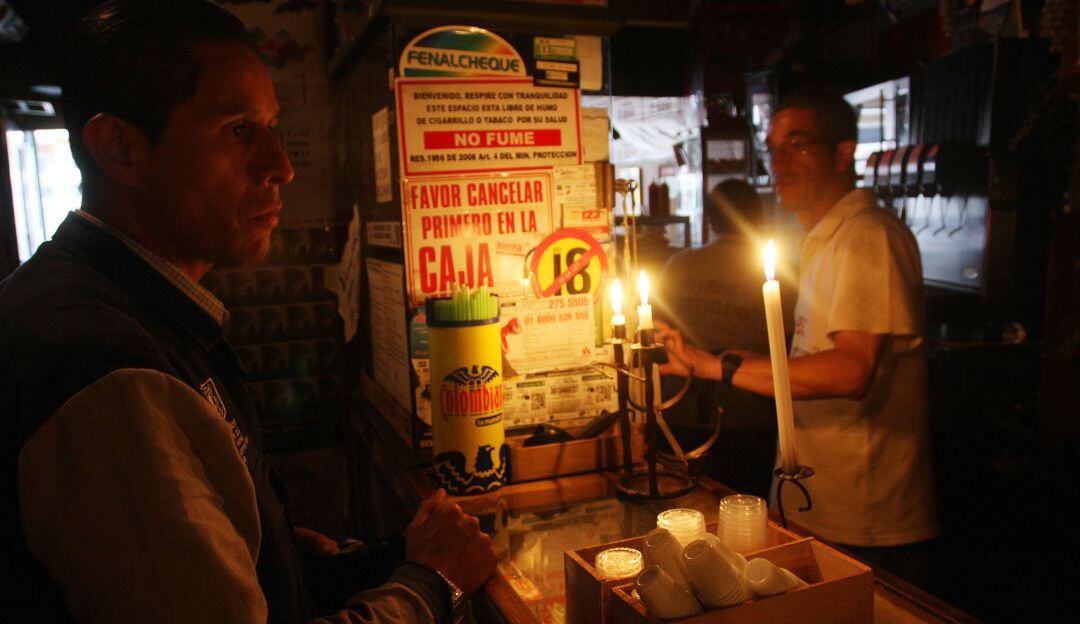 Negocios funcionando en la oscuridad. 
