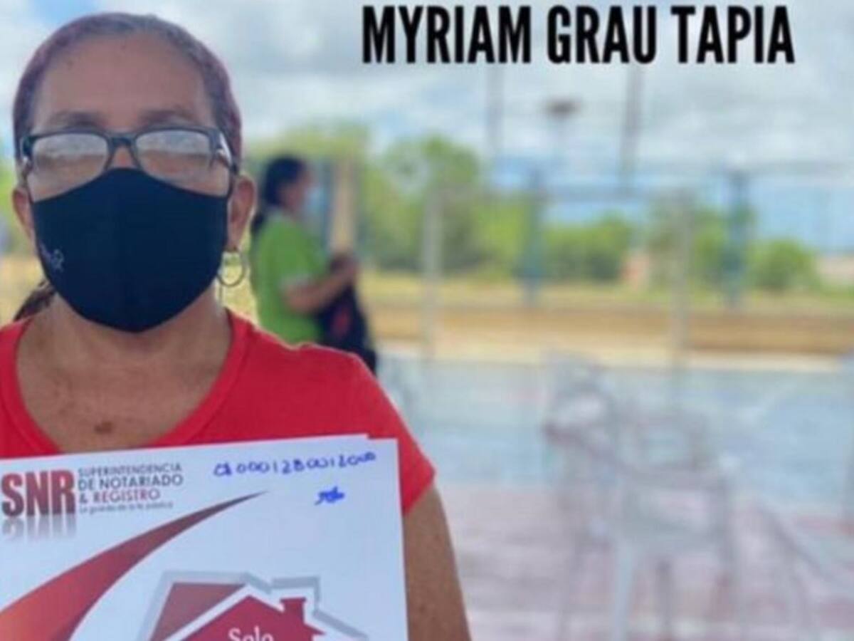 100 mujeres de Santa Ana, Magdalena reciben títulos de propiedad