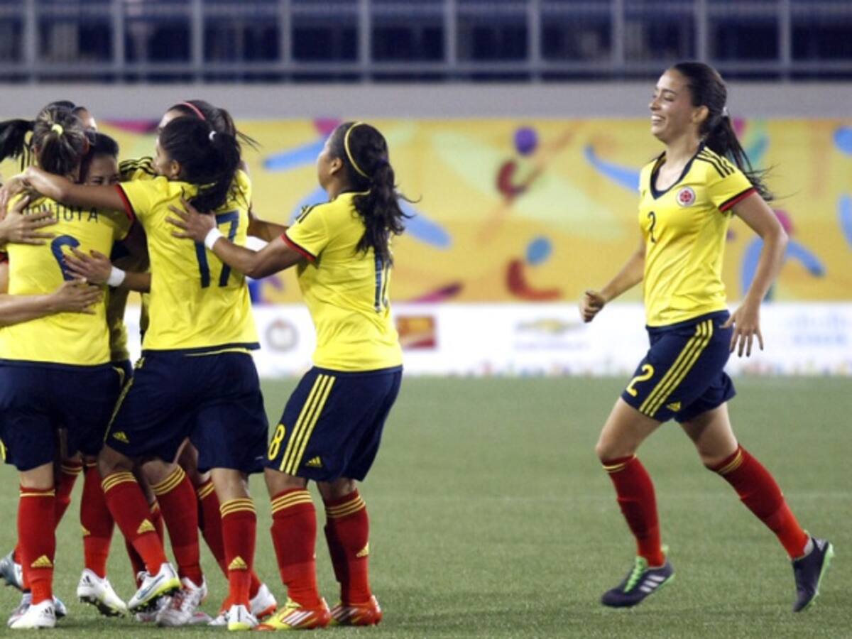 Fútbol femenino: Histórica medalla de plata en Toronto