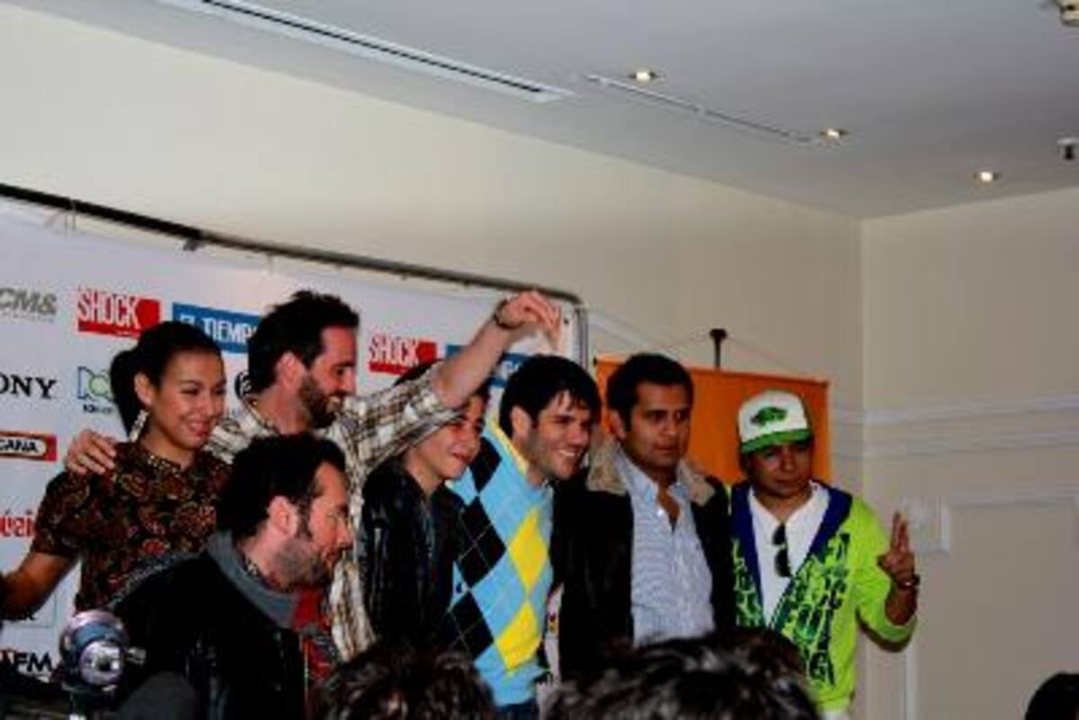 De Izq-Der: Santiago Cruz, Maia, Lucas Arnau, Camilo Echeverry, Juancho de la Espriella, Alberto Murgas (Beto) y Daniel Calderón.