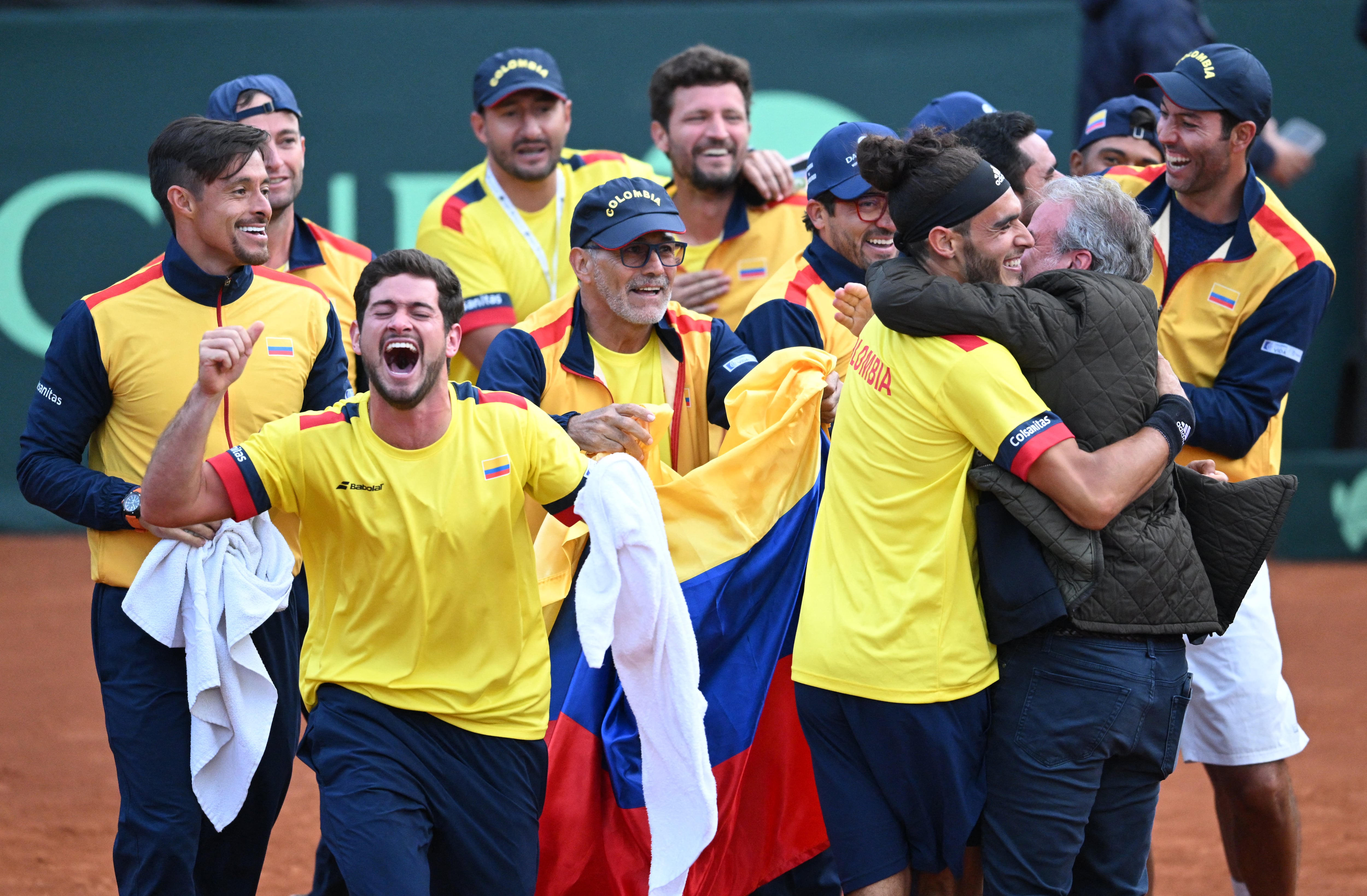 Los jugadores de Colombia festejan el triunfo ante Luxemburgo. (Photo by RAUL ARBOLEDA/AFP via Getty Images)