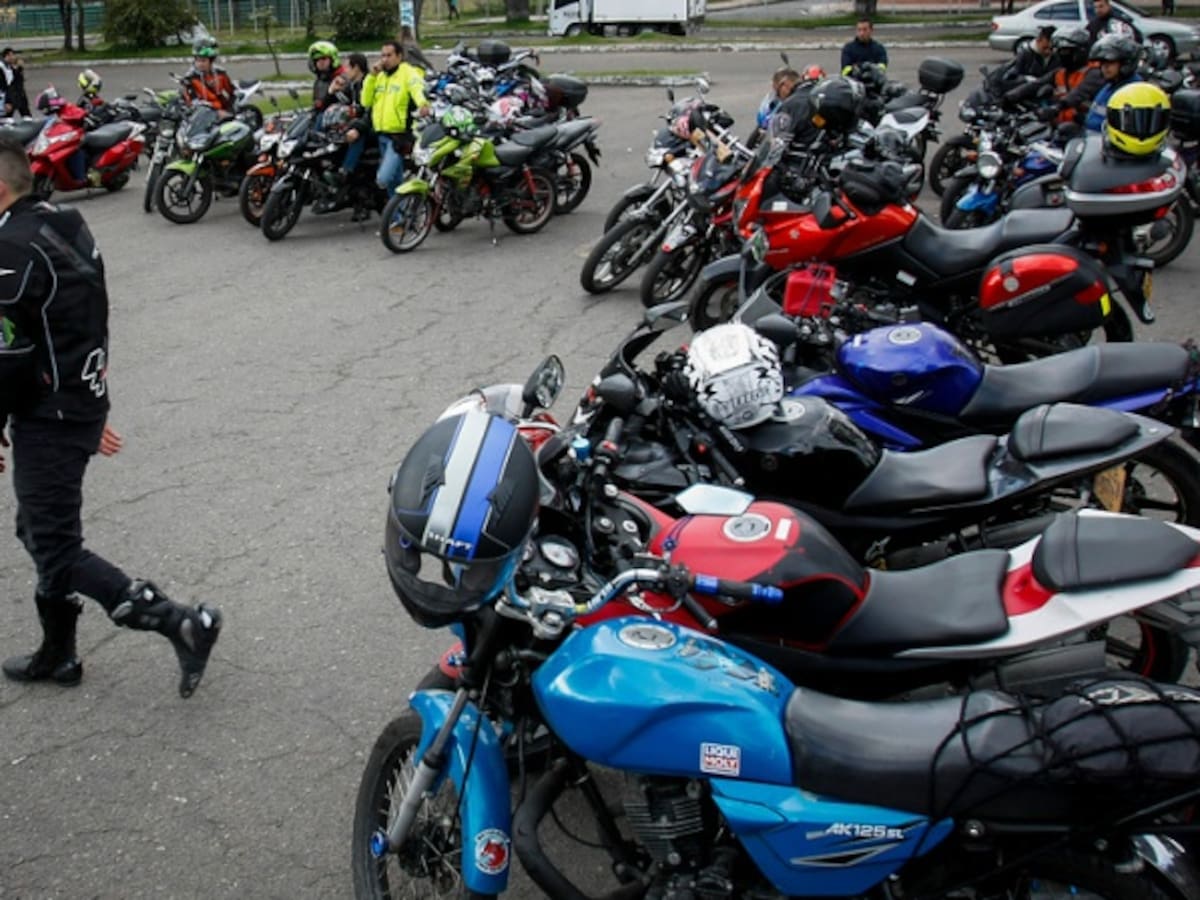 Policía de Tránsito evalúa pericia de motociclistas en las vías de Bogotá