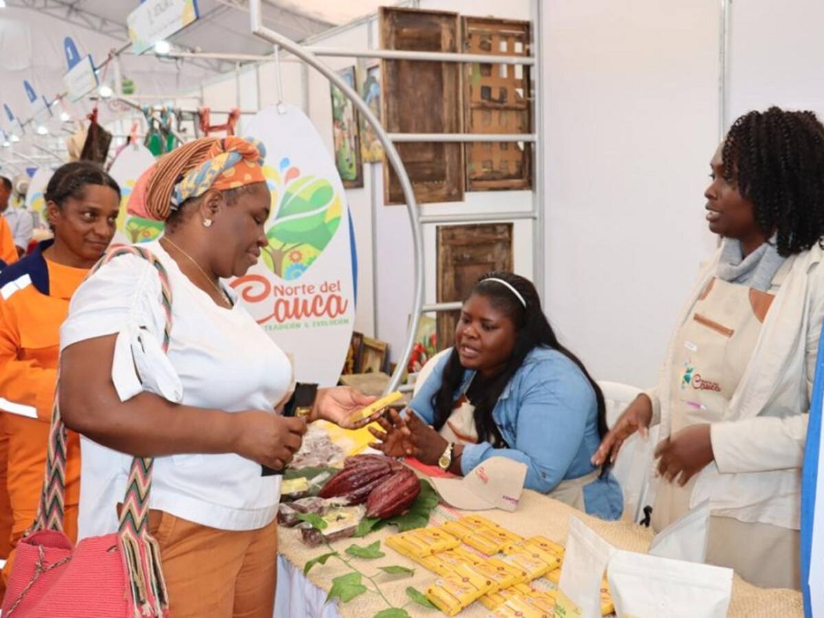 MinAgricultura y Fondo Mujer abren convocatorias para apoyar proyectos de mujeres rurales