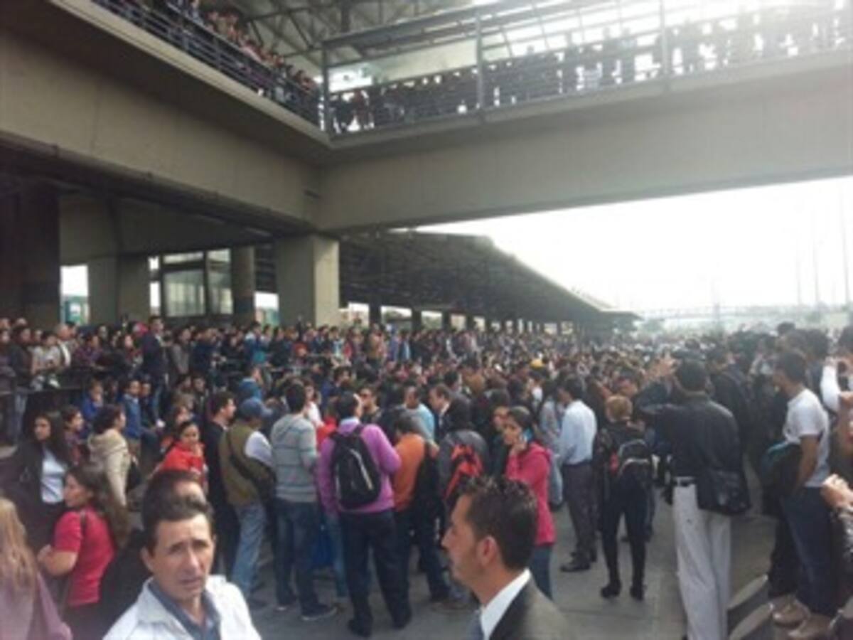 Transmilenio reconoce colapso y anuncia medidas